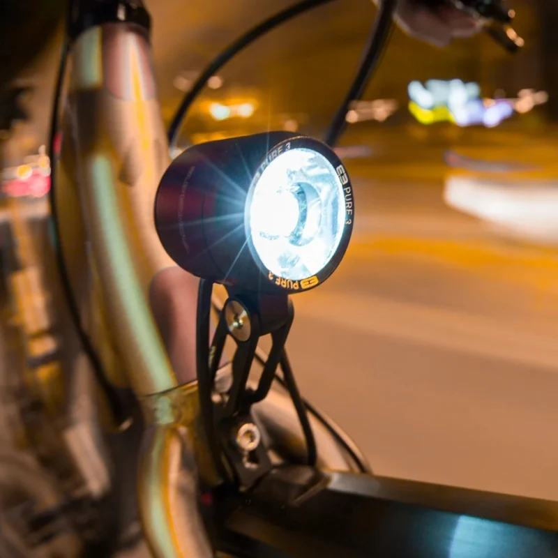 Phare dynamo vélo sur fourche 205 lumens Supernova E3 Pure 3