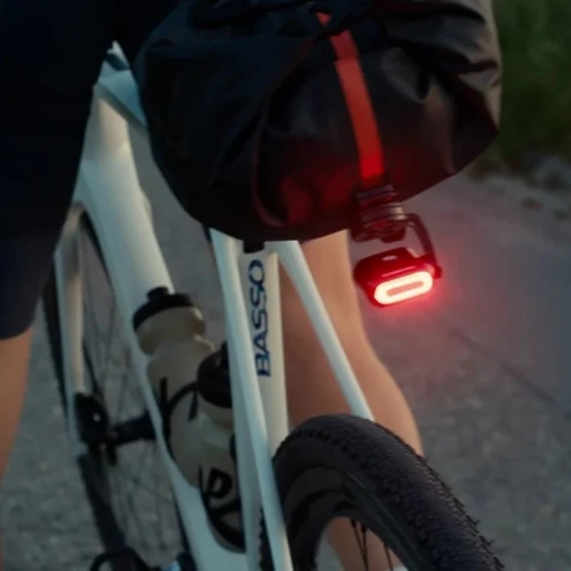Set d’éclairage vélo avant et arrière Supernova Redstream Series avec fonction feu de freinage