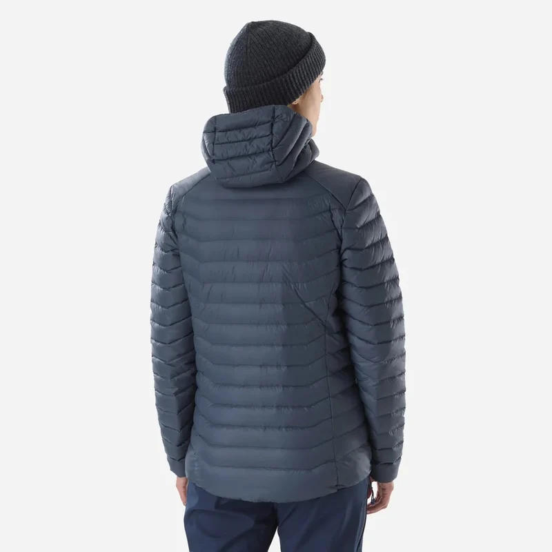 Doudoune femme Millet Evole Light 700HD bleue, légère et compressible