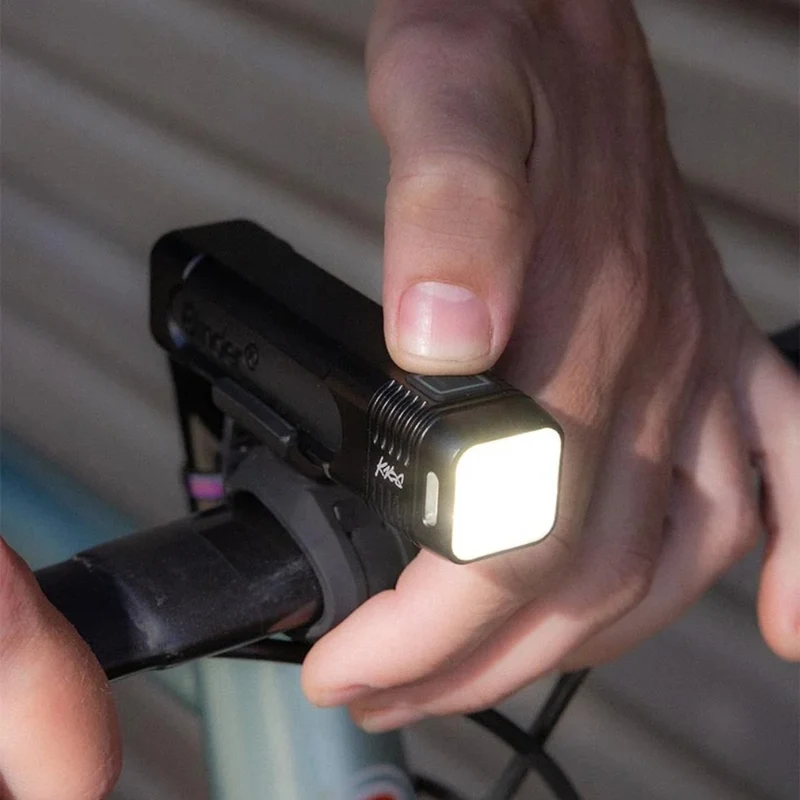 Kit Eclairage vélo avant et arrière Blinder Pro 1000 et Cobber Reflex