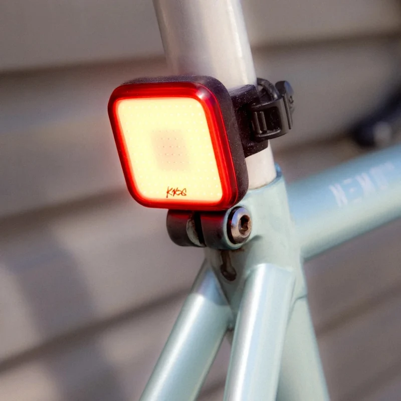 Kit éclairage vélo Knog Blinder 700 & Square Avant et Arrière
