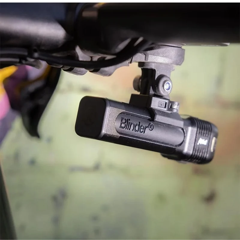 Éclairage LED avant vélo Knog Blinder Pro 1400