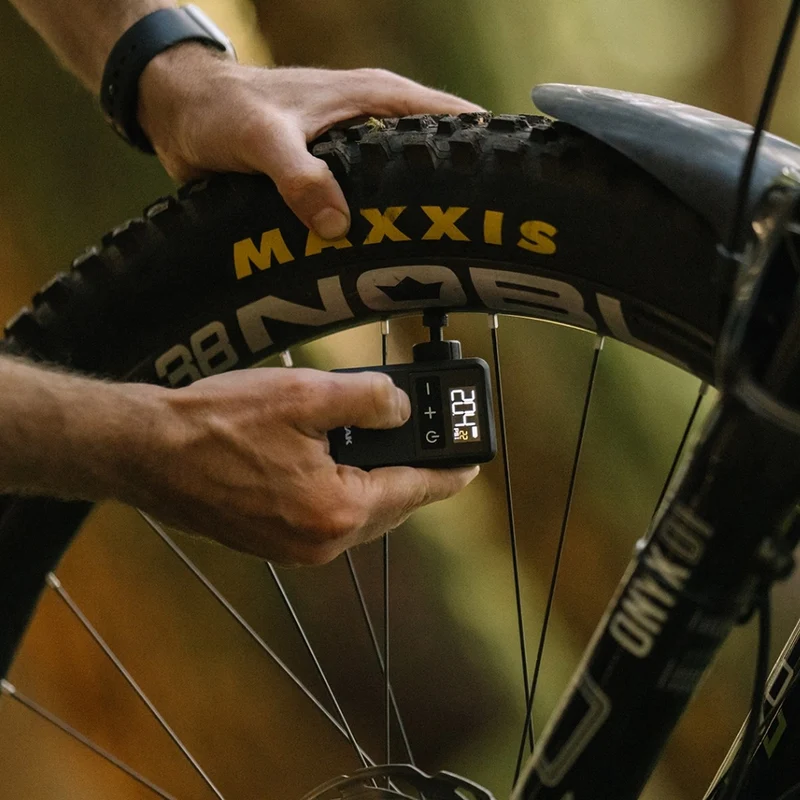 Mini compresseur Topeak E-Booster Digital Mini
