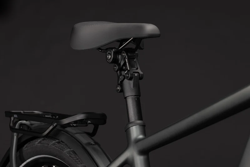 CUBE Kathmandu Hybrid Deluxe Pro 800 blackforest´n´chrome