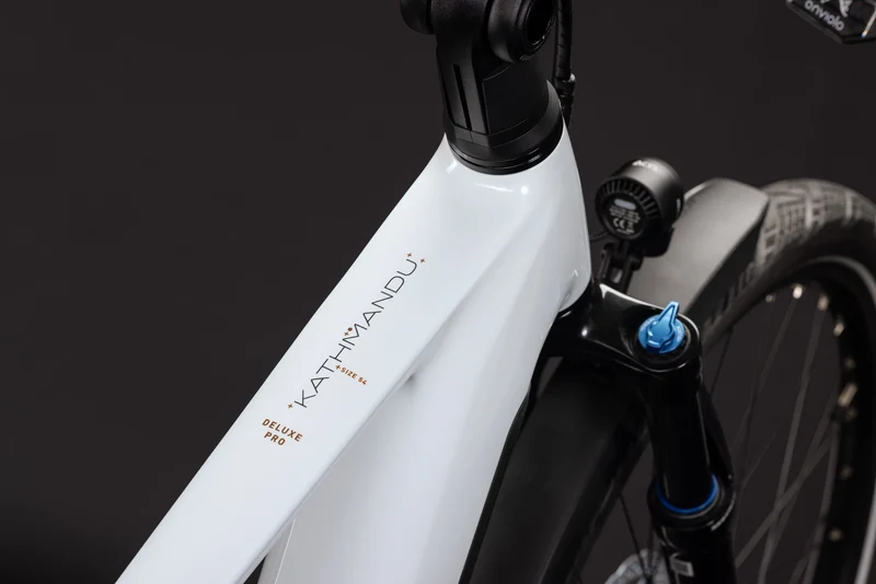 CUBE Kathmandu Hybrid Deluxe Pro 800 metallicwhite´n´chrome