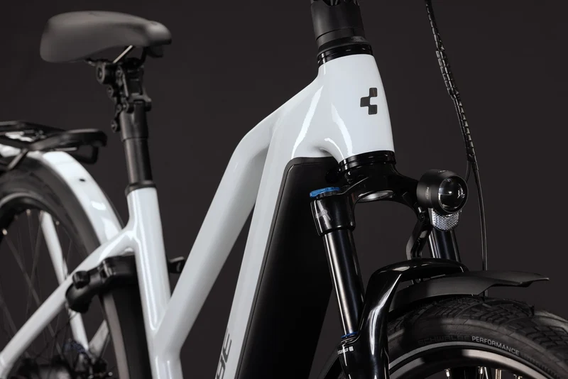 CUBE Kathmandu Hybrid Deluxe Pro 800 metallicwhite´n´chrome