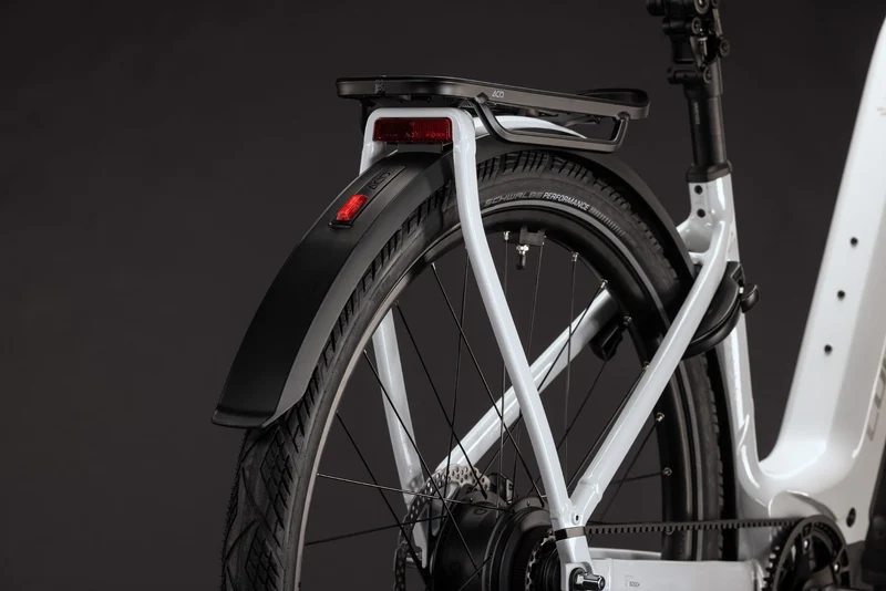 CUBE Kathmandu Hybrid Deluxe Pro 800 metallicwhite´n´chrome