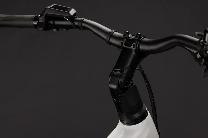 Cube Nuride Hybrid Performance 720 metallicwhite´n´grey 2027