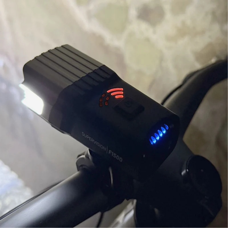 Eclairage avant 1500 lumens avec commande déportée Zéfal Supervision F1500