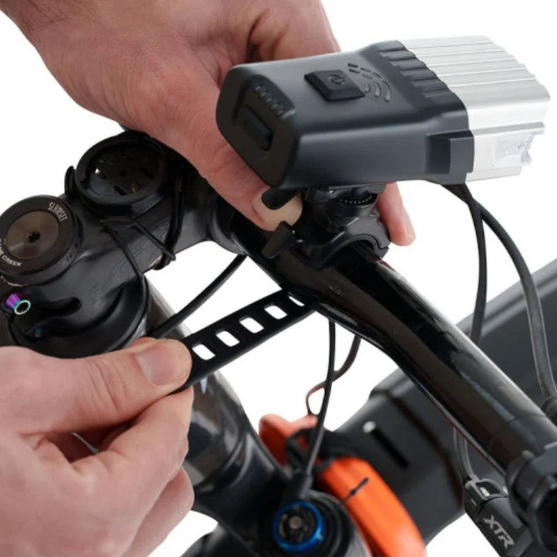 Feu avant vélo rechargeable 800 lumens Zéfal Supervision F800
