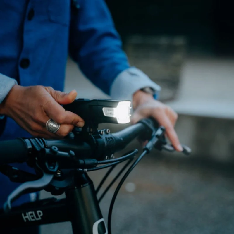 Lampe vélo avant rechargeable 200 lumens Zéfal Supervision F200