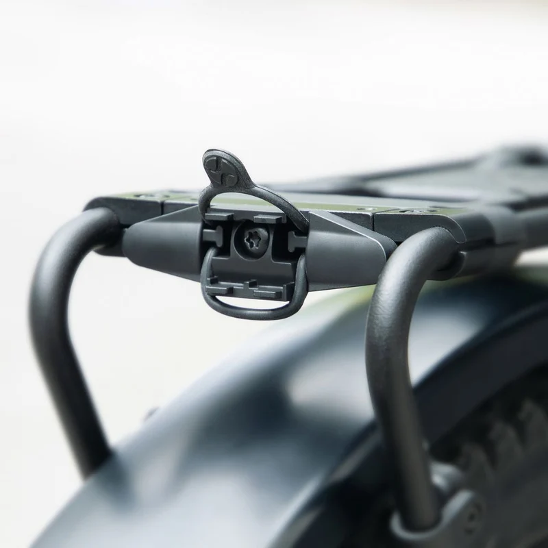 Eclairage arrière sur porte-bagages ou tige de selle SKS Infinity Universal