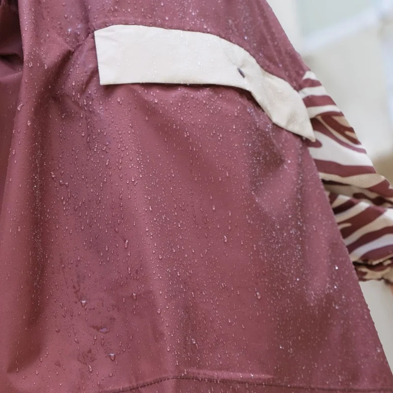 Poncho de pluie court Poule Party adulte Chocolate Zebra