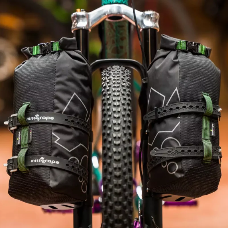 Sacoche de fourche bikepacking Adventure Trunk 6 Miss Grape