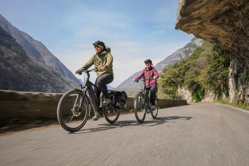 Cube Kathmandu Hybrid One11 HPC SLT 800 Wh E-Bike Easy Entry 28" carbon´n´silverdust