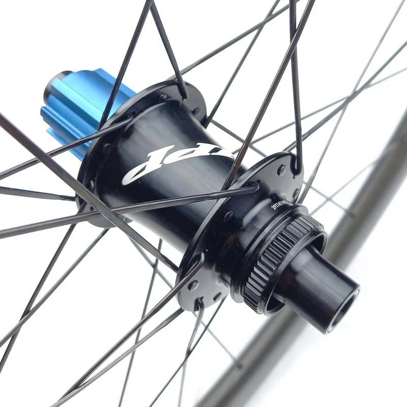 ZIPP Hinterrad Carbon 302 Disc Clincher Laufrad Hinten