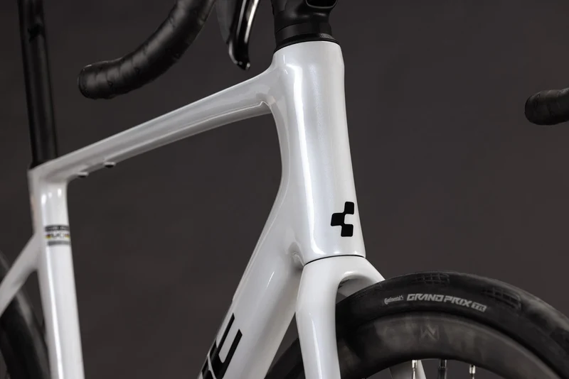 CUBE Attain C:62 SLX metallicwhite´n´black
