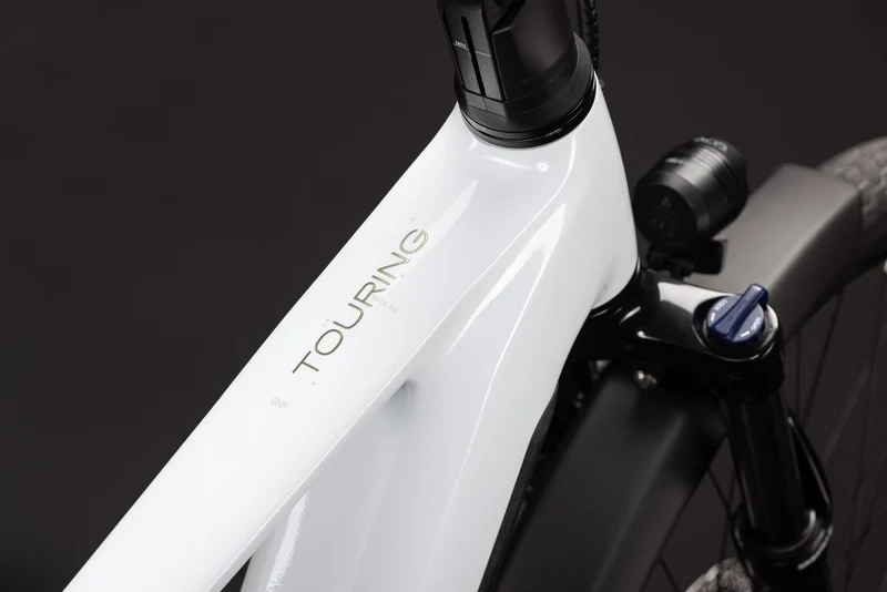 Cube Touring Hybrid ONE 600 Wh E-Trekkingbike Diamant 28" metallicwhite´n´chrome