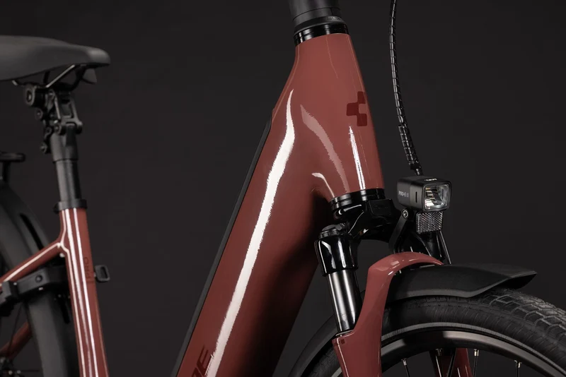 Cube Supreme Hybrid Comfort Pro 600 Wh E-Trekkingbike Easy Entry burgundy´n´claret