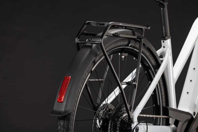 Cube Touring Hybrid ONE 600 Wh E-Trekkingbike Trapeze 28" metallicwhite´n´chrome