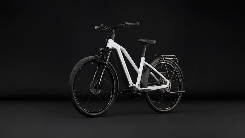 Cube Touring Hybrid ONE 600 Wh E-Trekkingbike Trapeze 28" metallicwhite´n´chrome