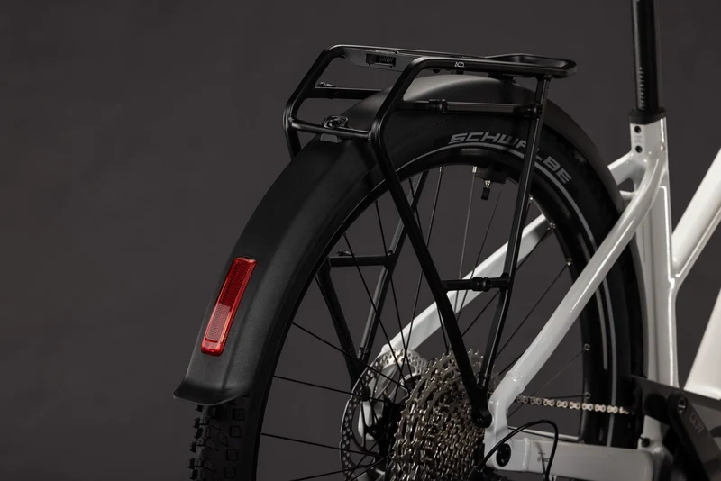 Cube Nuride Hybrid Performance 720 Wh E-Trekkingbike Trapeze 28" metallicwhite´n´grey