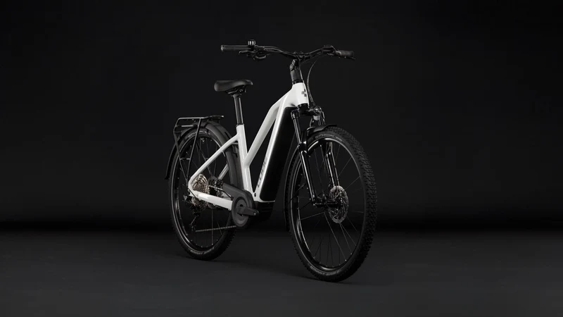 Cube Nuride Hybrid Performance 720 Wh E-Trekkingbike Trapeze 28" metallicwhite´n´grey