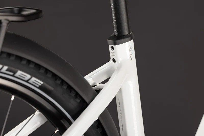 Cube Nuride Hybrid Performance 720 Wh E-Trekkingbike Easy Entry 28" metallicwhite´n´grey