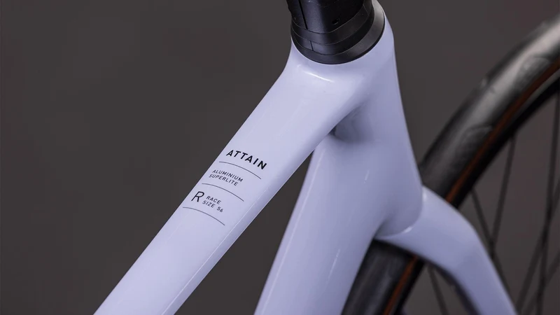 CUBE Attain Race cyclamen´n´black