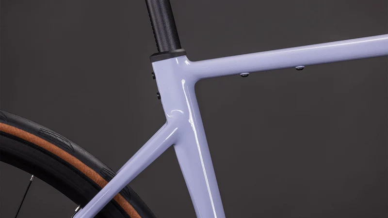 CUBE Attain Race cyclamen´n´black