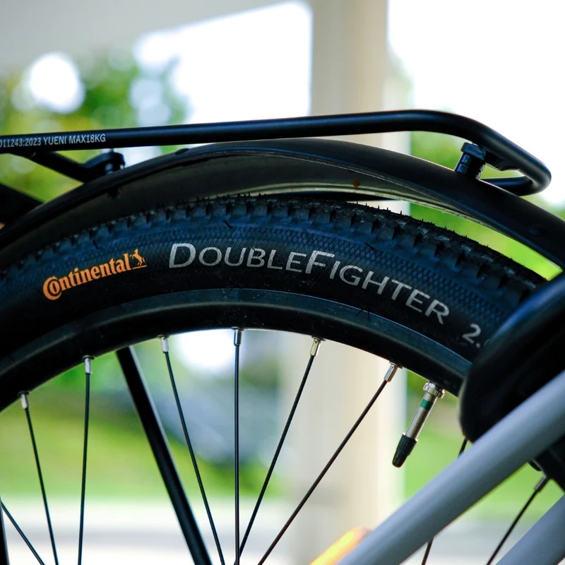 Vélo électrique avec clignotants intégrés Ellipse E2ST Chaîne Fourche Rigide