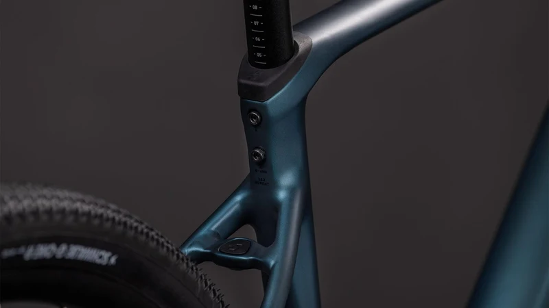 CUBE Nuroad Race royalgreen´n´black