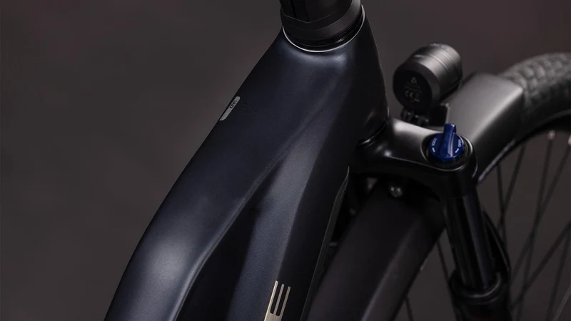 CUBE Touring Hybrid ONE 600 coal´n´chrome