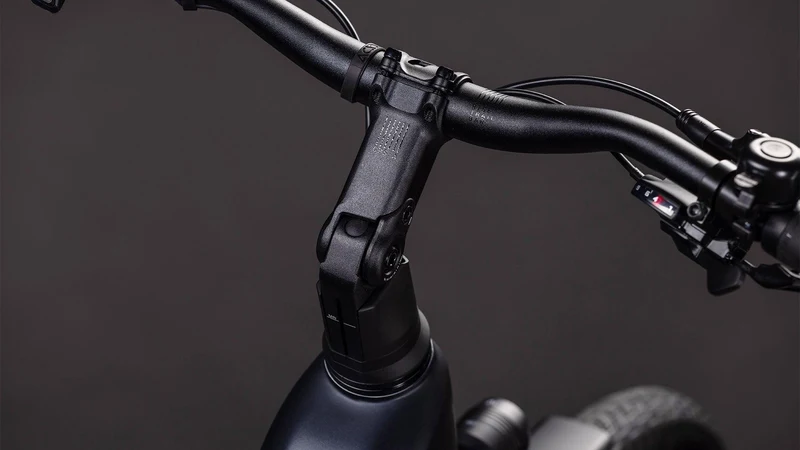 CUBE Touring Hybrid ONE 600 coal´n´chrome