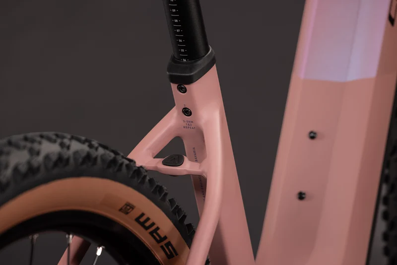 Cube Reaction Hybrid Performance 720 Wh E-Bike Hardtail Easy Entry 27,5" ruby´n´black
