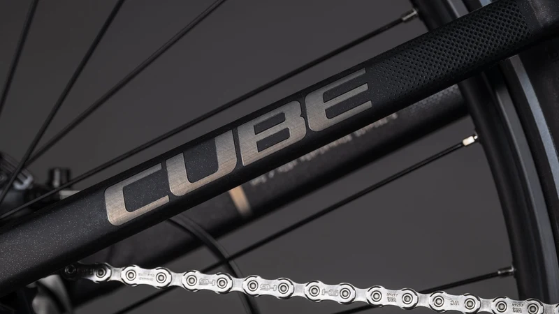 CUBE Kathmandu Hybrid ONE11 HPC SLT 800 carbon´n´silverdust