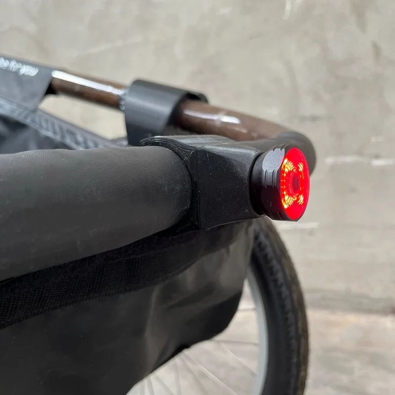 Feu stop pour remorque vélo Globe For You Maina