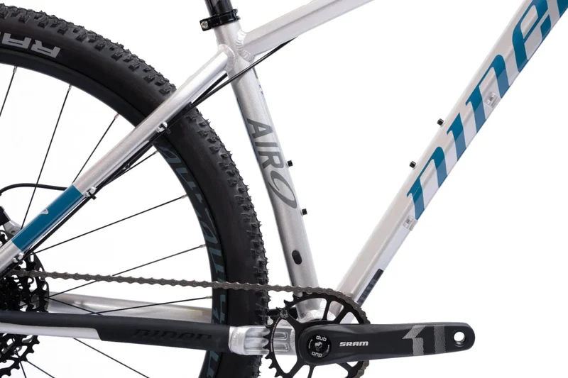 Niner AIR 9 Hardtail MTB 29" | SRAM 12-fach | Fox Float 32 | silber/blau | Modell 2023