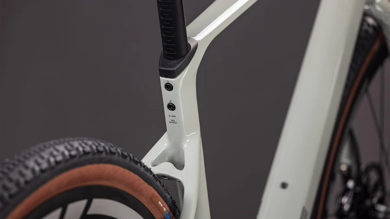 CUBE Nuroad C:62 SLX reedbeige´n´chrome