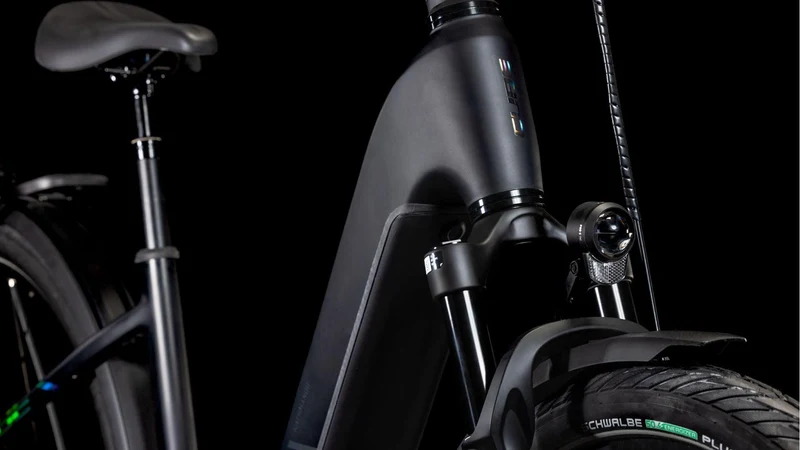 CUBE Kathmandu Hybrid EXC 800 black´n´prism