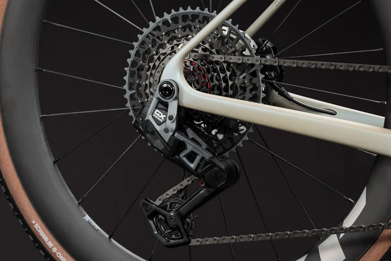 CUBE Nuroad C:62 SLX glintsand´n´black