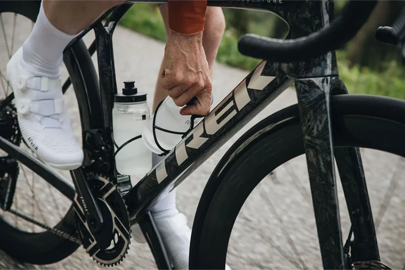 Elite Leggero Carbon Fibre Bottle Cage