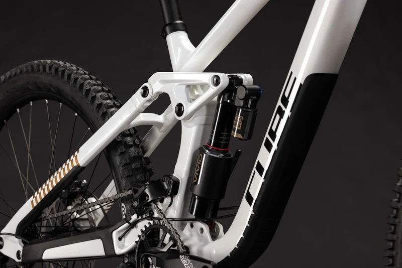 CUBE TWO15 Race powdergold´n´black