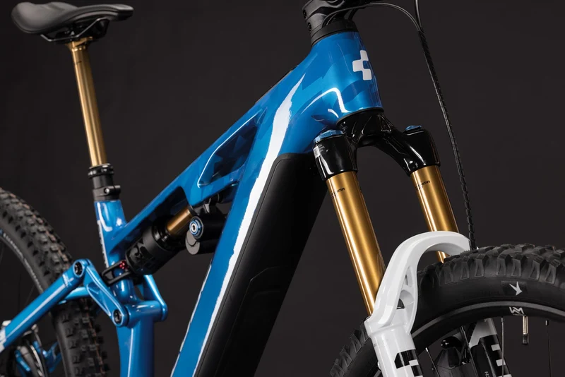 CUBE Stereo Hybrid ONE77 HPC AT 800 actionteam