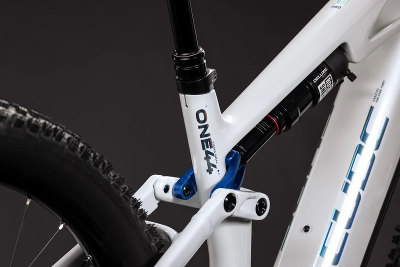 CUBE Stereo Hybrid ONE44 HPC Pro 800 metallicwhite´n´blue