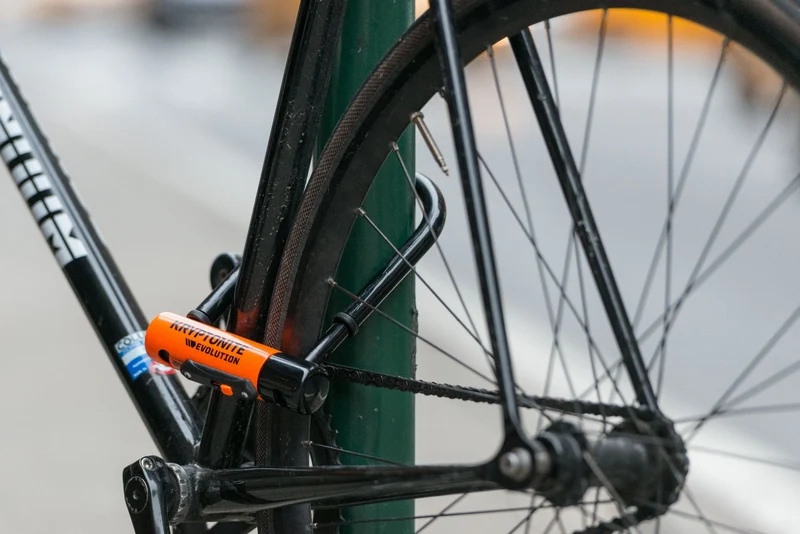 Kryptonite Evolution Mini 9 inkl. FlexFrame-Halterung Bügelschloss