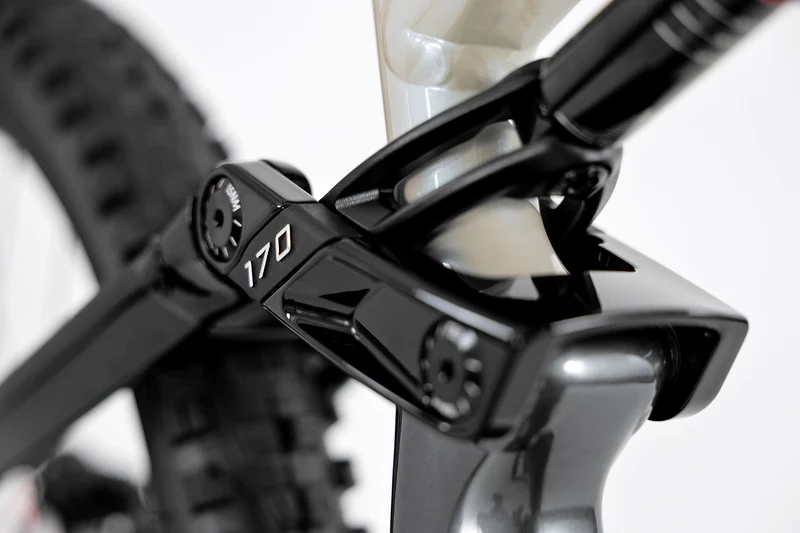 Centurion No Pogo R3000