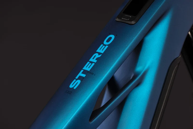 CUBE Stereo Hybrid ONE44 HPC EXC 800 nebula´n´blue