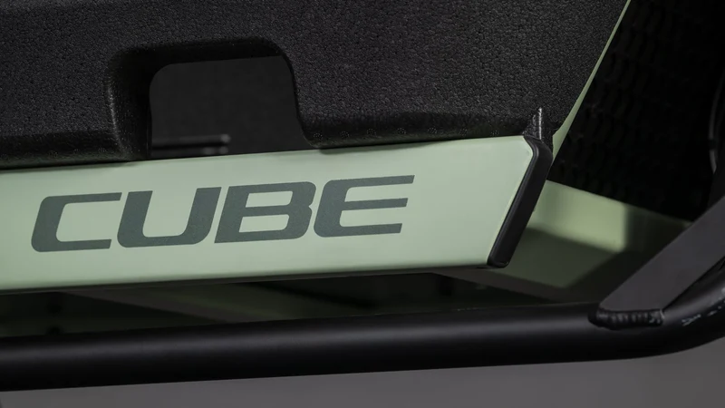 CUBE Cargo Hybrid 800 pea´n´reflex