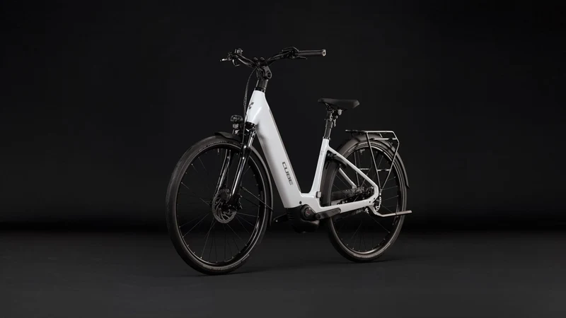 Cube Supreme RT Hybrid Comfort EX 600 Wh E-Trekkingbike Easy Entry metallicwhite´n´reflex